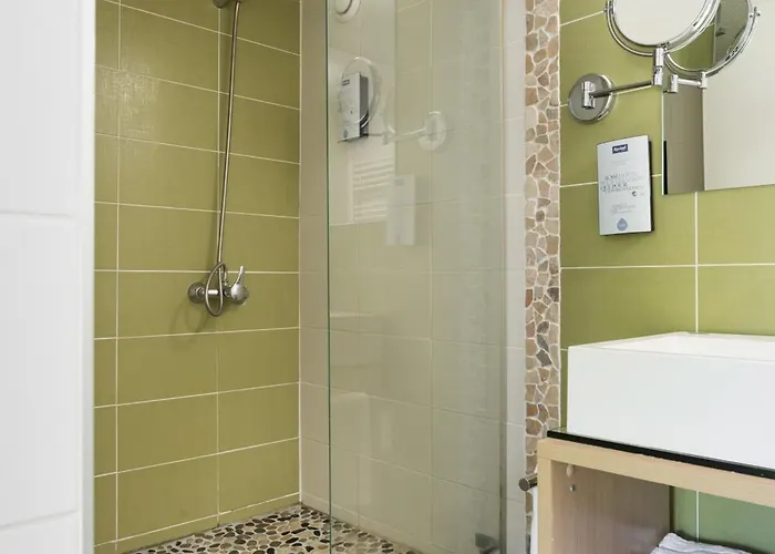 Kyriad Lyon Est - Quentin Fallavier Hotel 3*