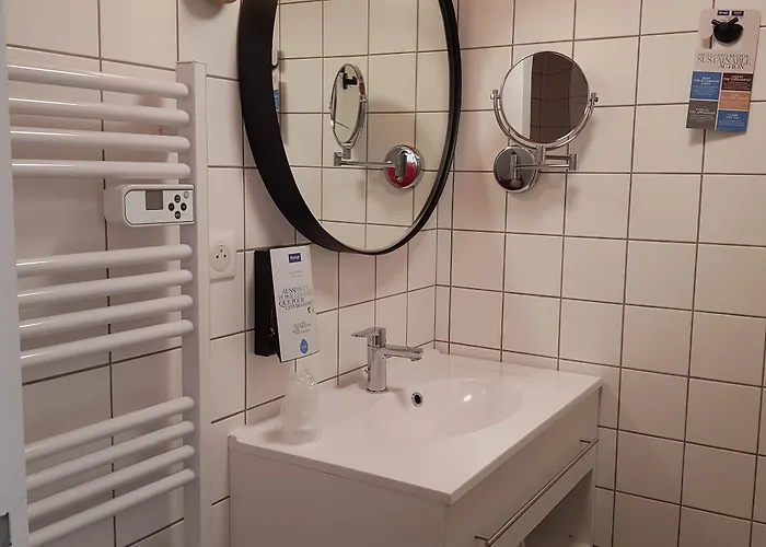 Hotel Kyriad Lyon Est - Quentin Fallavier 3*