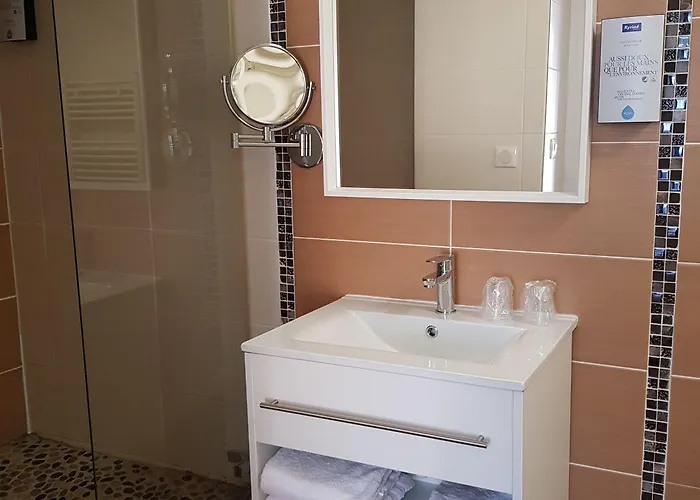 Hotel Kyriad Lyon Est - Quentin Fallavier 3*