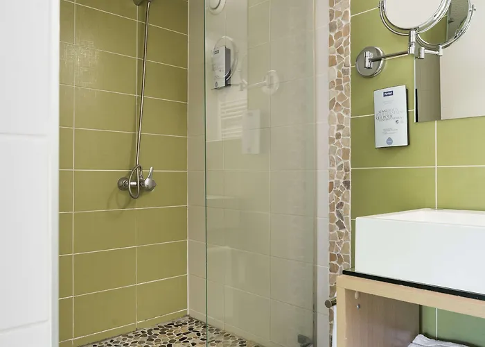 Kyriad Lyon Est - Quentin Fallavier Hotel 3*