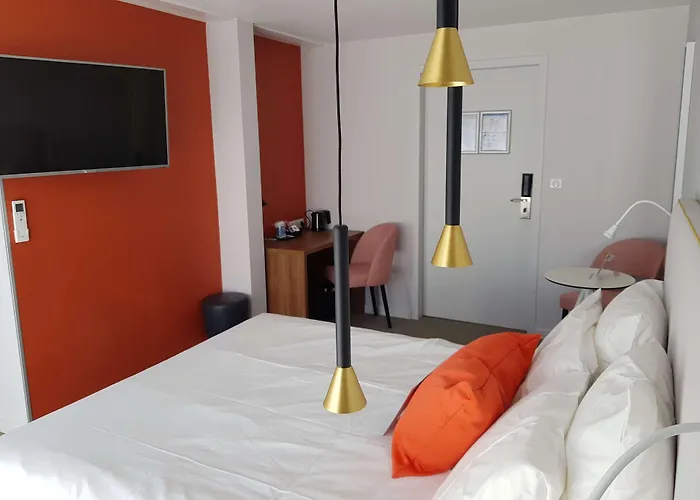 Kyriad Lyon Est - Quentin Fallavier Hotel