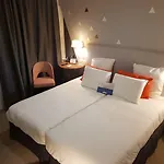 Kyriad Lyon Est - Quentin Fallavier Hotel 3*