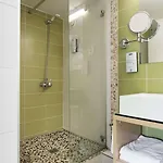 Kyriad Lyon Est - Quentin Fallavier Hotel 3*