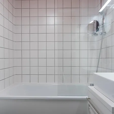 Hotel Kyriad Lyon Est - Quentin Fallavier 3*