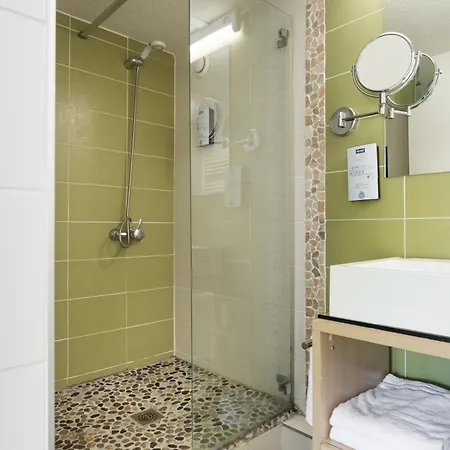 Kyriad Lyon Est - Quentin Fallavier Hotel 3*