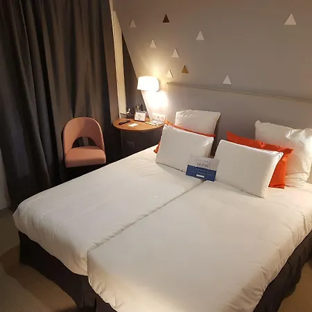 Kyriad Lyon Est - Quentin Fallavier Hotel 3*
